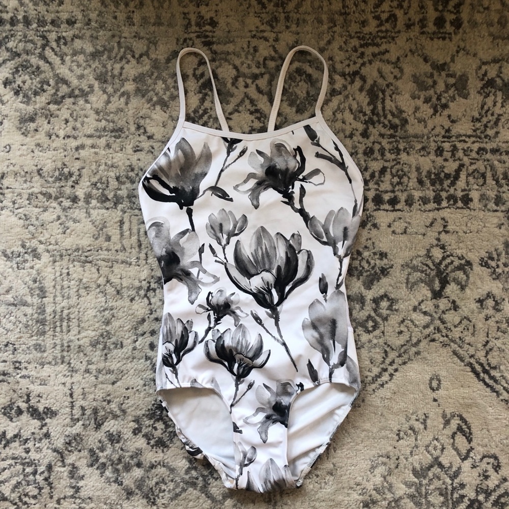 Brand New Elevé leoatrd! Never worn!